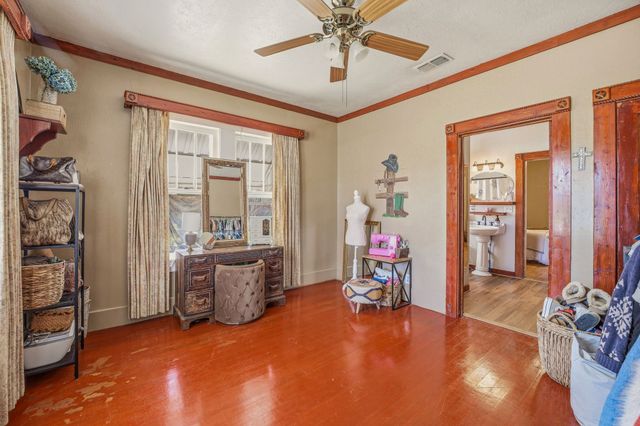 724 S Texas Street, De Leon, TX 76444