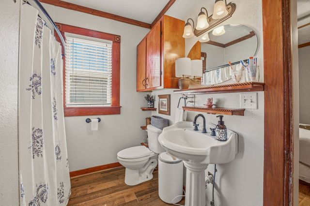 724 S Texas Street, De Leon, TX 76444