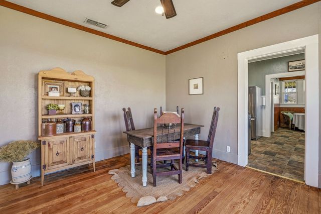 724 S Texas Street, De Leon, TX 76444