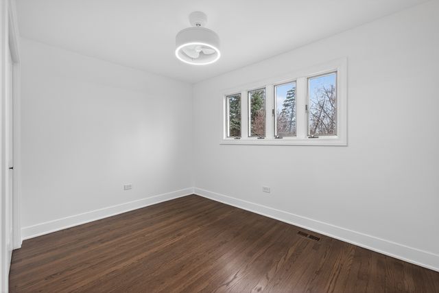 241 E Schick Road, Bloomingdale, IL 60108