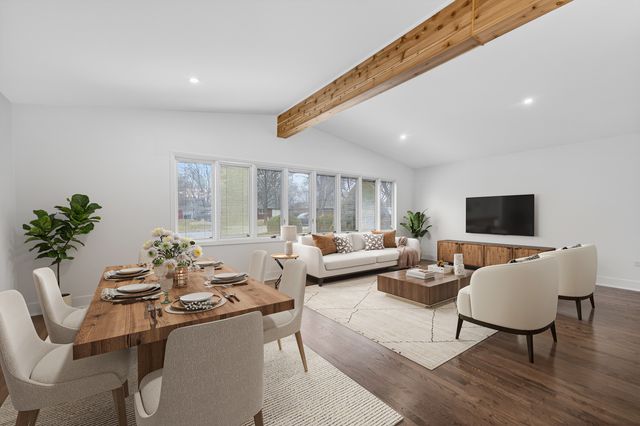 241 E Schick Road, Bloomingdale, IL 60108