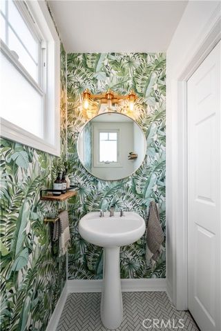 311 Aviation Place, Manhattan Beach, CA 90266