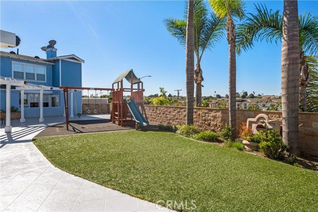 311 Aviation Place, Manhattan Beach, CA 90266