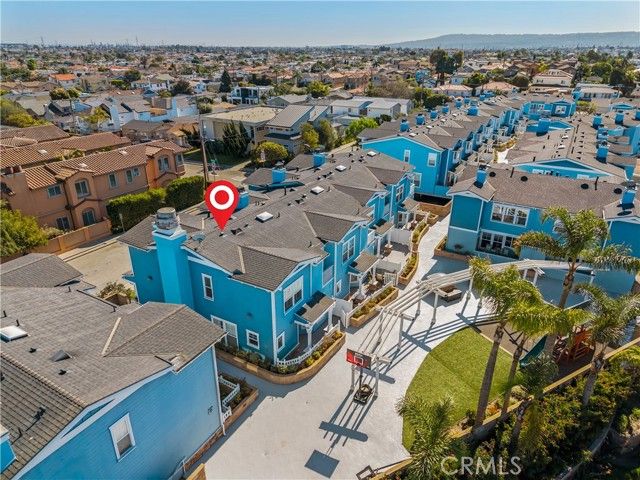 311 Aviation Place, Manhattan Beach, CA 90266