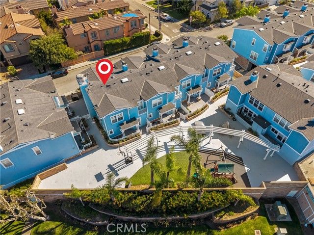 311 Aviation Place, Manhattan Beach, CA 90266