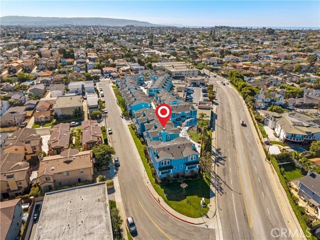 311 Aviation Place, Manhattan Beach, CA 90266