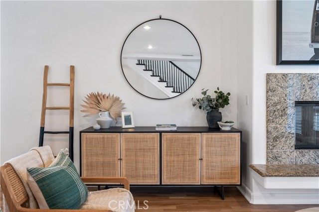 311 Aviation Place, Manhattan Beach, CA 90266