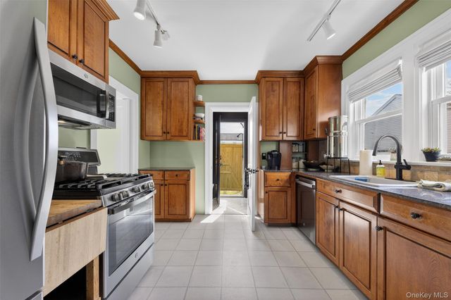 4 Spaulding Place, Ossining, NY 10562