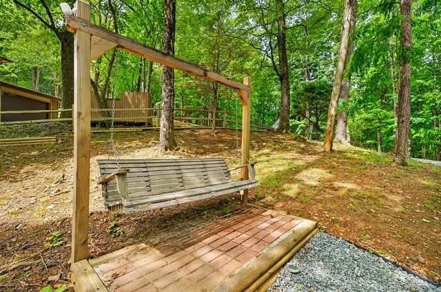 747 Mountain Oak Road, Ellijay, GA 30540