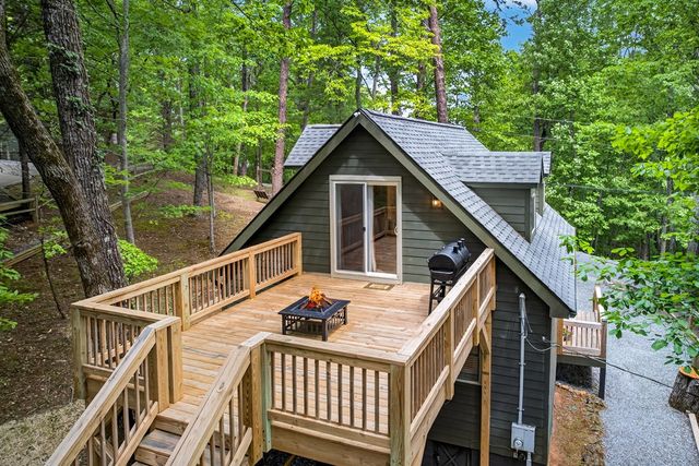 747 Mountain Oak Road, Ellijay, GA 30540