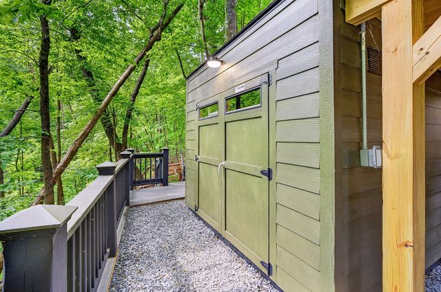 747 Mountain Oak Road, Ellijay, GA 30540