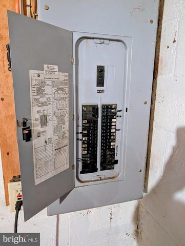 5229 SUNSET LN, Gap, PA 17527