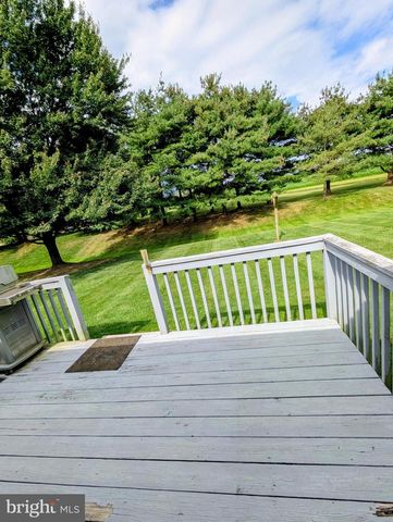 5229 SUNSET LN, Gap, PA 17527