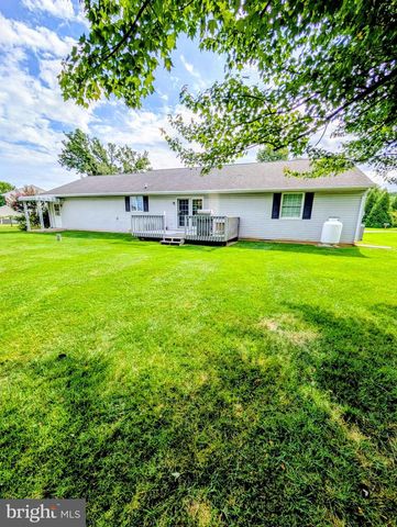 5229 SUNSET LN, Gap, PA 17527