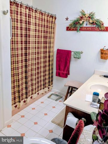 5229 SUNSET LN, Gap, PA 17527