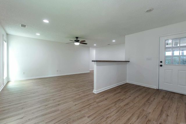 218 Hunters Run Drive, Benton, AR 72015