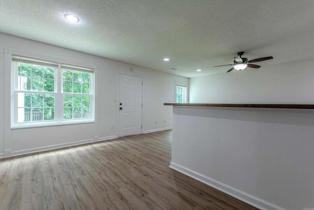 218 Hunters Run Drive, Benton, AR 72015