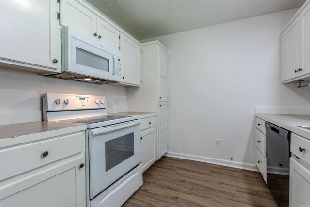 218 Hunters Run Drive, Benton, AR 72015