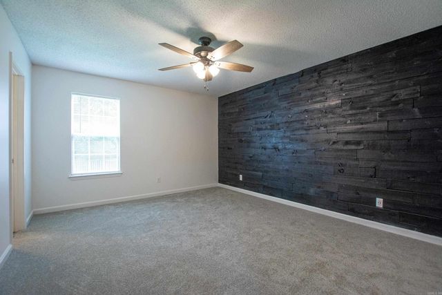 218 Hunters Run Drive, Benton, AR 72015