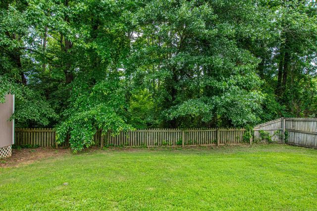 218 Hunters Run Drive, Benton, AR 72015