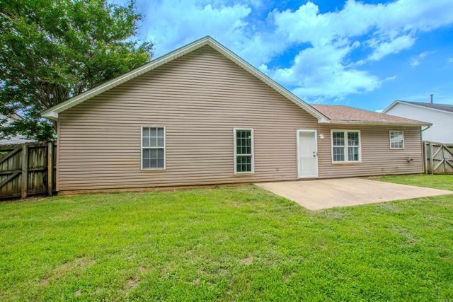 218 Hunters Run Drive, Benton, AR 72015