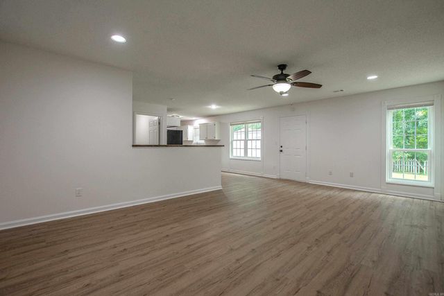218 Hunters Run Drive, Benton, AR 72015