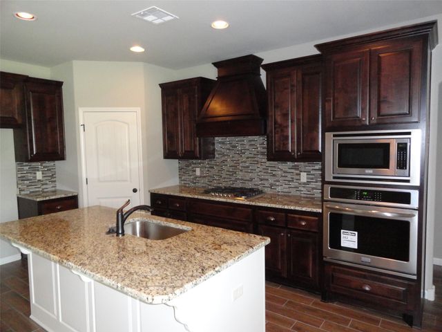 2521 N 16th Street, Broken Arrow, OK 74012