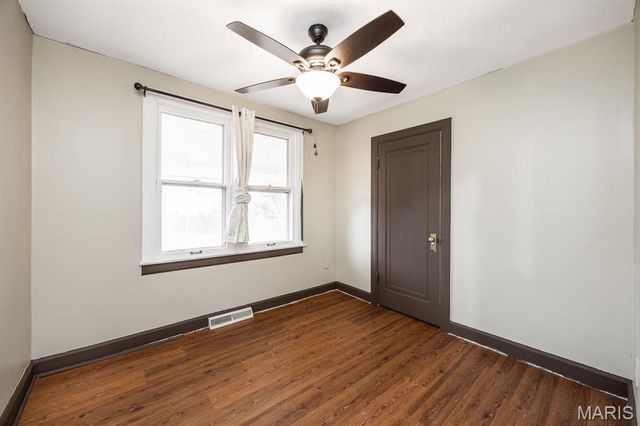 1017 W Green Street, Mascoutah, IL 62258