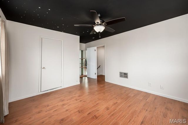 1017 W Green Street, Mascoutah, IL 62258