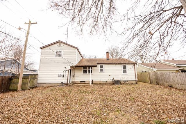 1017 W Green Street, Mascoutah, IL 62258