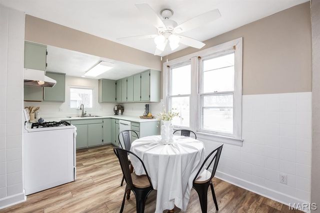 1017 W Green Street, Mascoutah, IL 62258