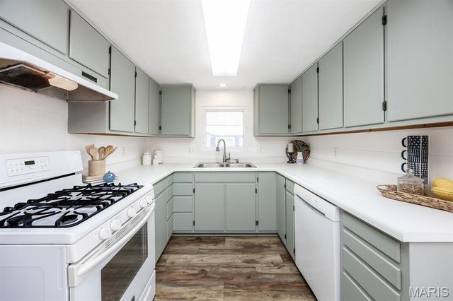 1017 W Green Street, Mascoutah, IL 62258