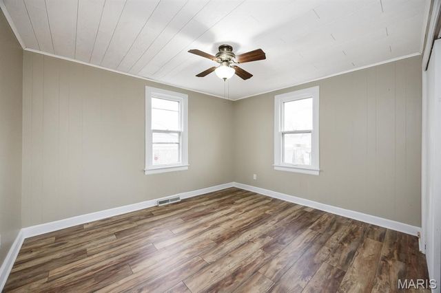 1017 W Green Street, Mascoutah, IL 62258