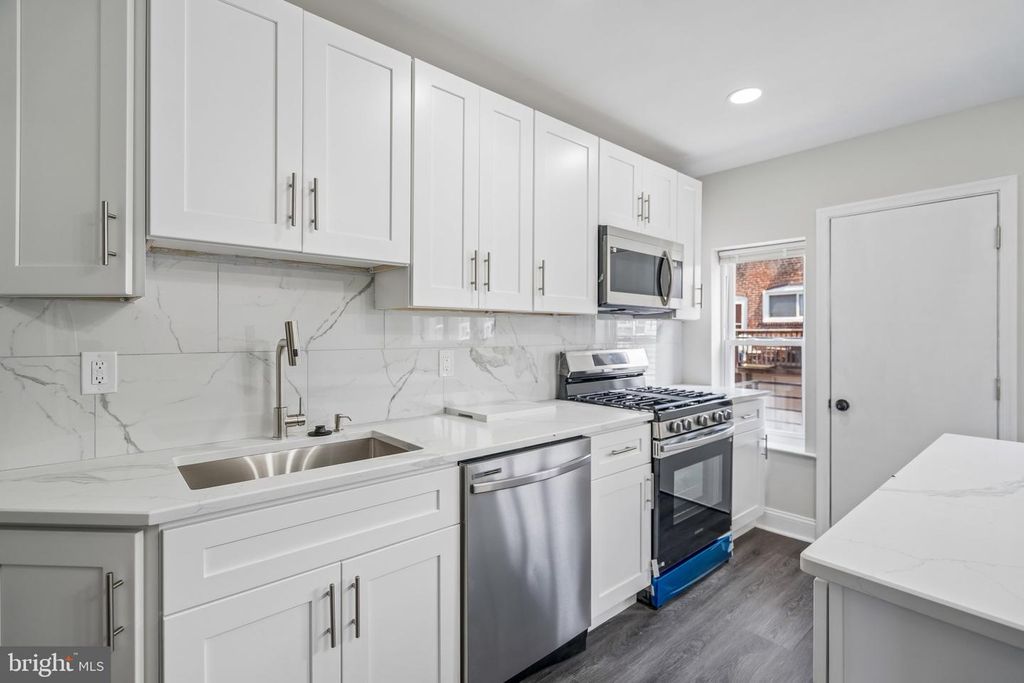 127 WHITELY TER, DARBY, PA 19023 — photo 5