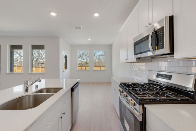 228 Macadamia Drive, Azle, TX 76020