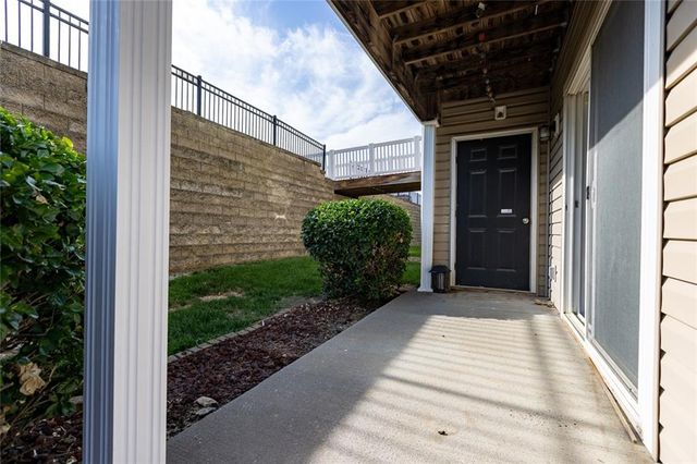 8111 N LAWNDALE Avenue 1C, Kansas City, MO 64119
