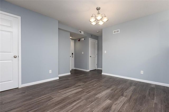 8111 N LAWNDALE Avenue 1C, Kansas City, MO 64119