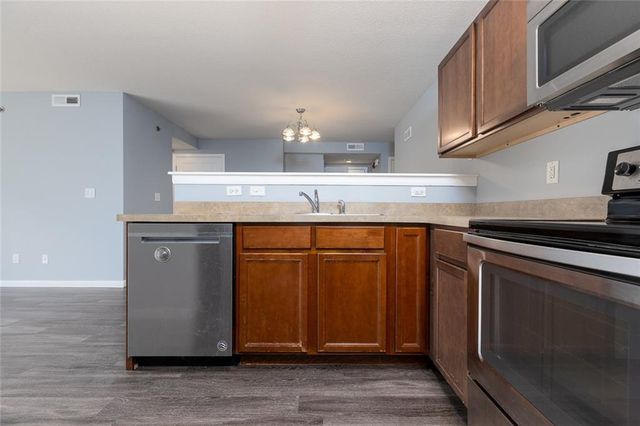 8111 N LAWNDALE Avenue 1C, Kansas City, MO 64119