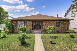 1616 Cora Street, Wyandotte, MI 48192