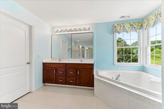 609 WINSTON LN, West Chester, PA 19382