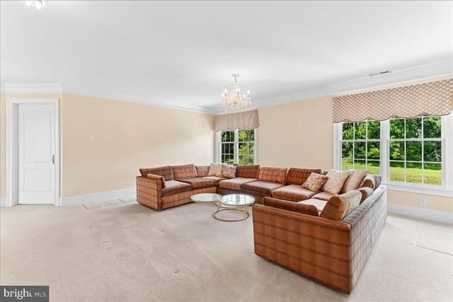 609 WINSTON LN, West Chester, PA 19382