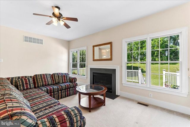 609 WINSTON LN, West Chester, PA 19382