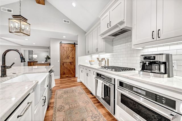 200 Kayla Drive, Rogers, AR 72756