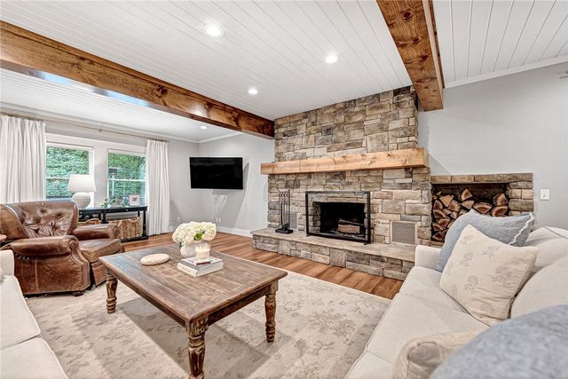 200 Kayla Drive, Rogers, AR 72756