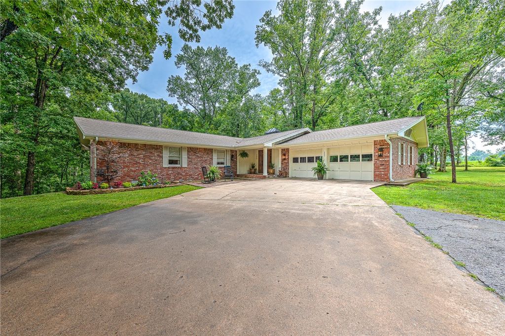 200 Kayla Drive, Rogers, AR 72756