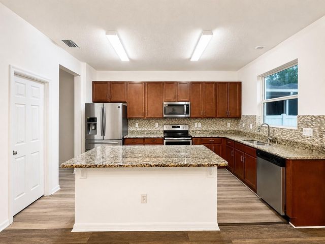 9126 FREEDOM HILL DR, Seffner, FL 33584