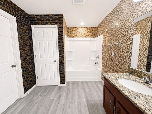 9126 FREEDOM HILL DR, Seffner, FL 33584