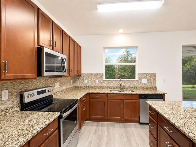 9126 FREEDOM HILL DR, Seffner, FL 33584