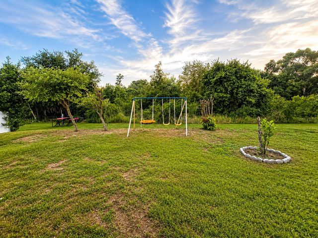 9126 FREEDOM HILL DR, Seffner, FL 33584
