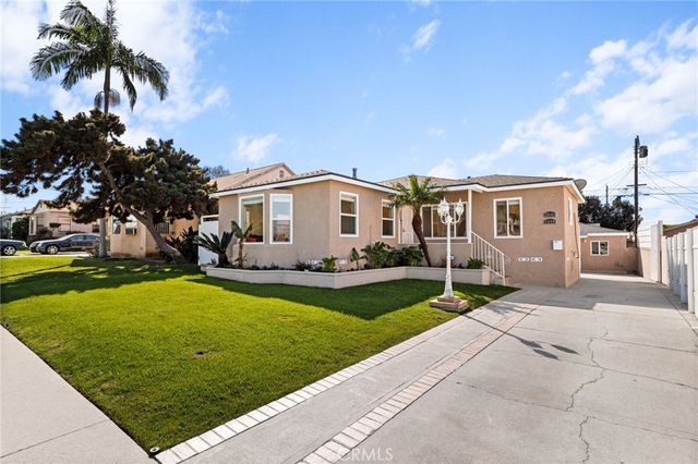 2046 W 112th, Los Angeles, CA 90047